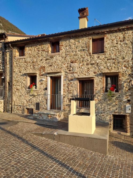 Ferienwohnung Eloisa E Abelardo Pove del Grappa Exterior foto